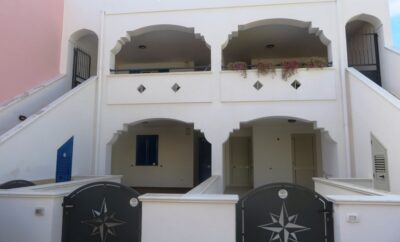 906 – Blu – Vendesi Villetta piano terra a soli 150 metri dal mare